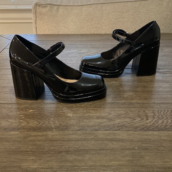 Steve Madden Nylo Mary Jane Pumps | Size 9 | Black - Picture 3 of 11